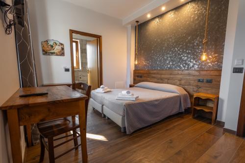 051_2025-10-14t22_00_30