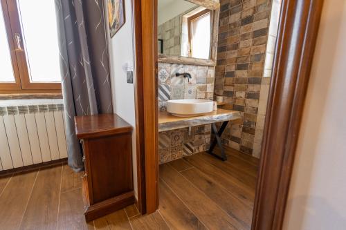 056_2025-10-14t22_00_35